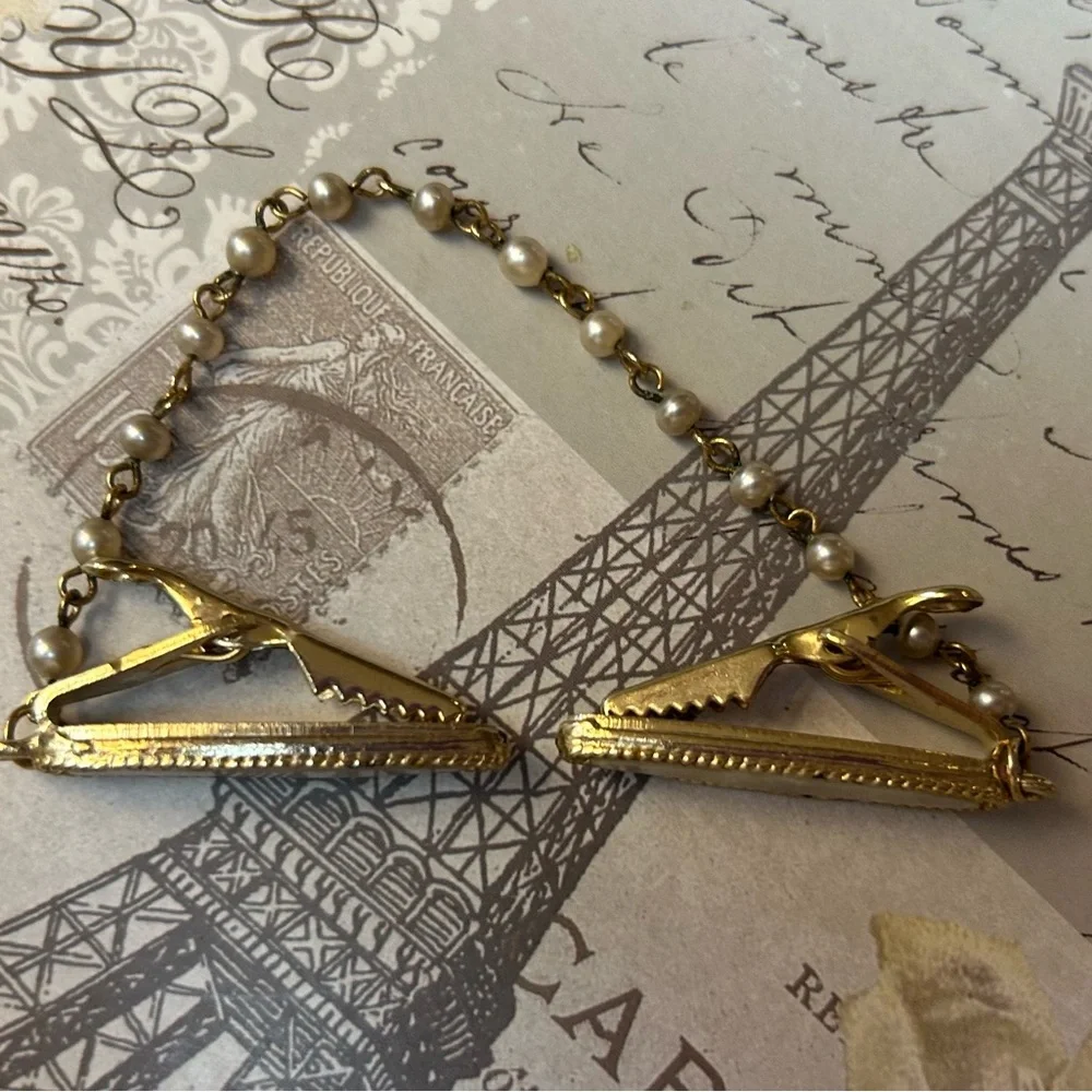 Gorgeous old Vintage pearl sweater pin